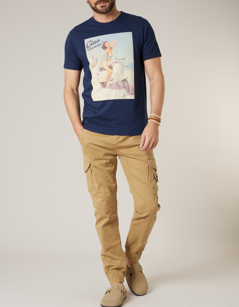 T-shirt homme Deeluxe LORENZO marine imprimé « Ciao Vacanze! »