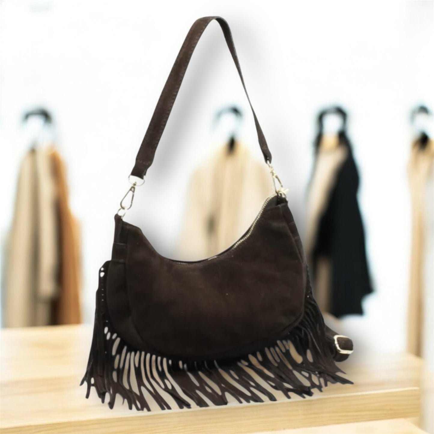 Sac à bandoulière en daim 100% cuir marron foncé ZARA Vimoda fabriqué en Italie.