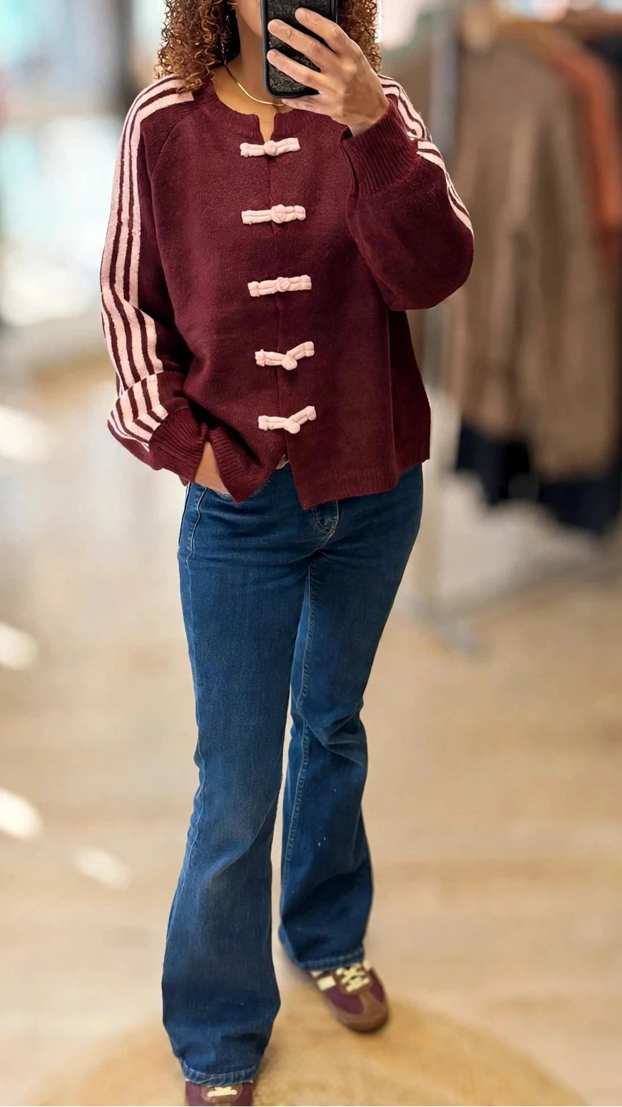 Gilet Femme en Maille ALIX - Bordeaux, Manches Ballon & Brandebourgs