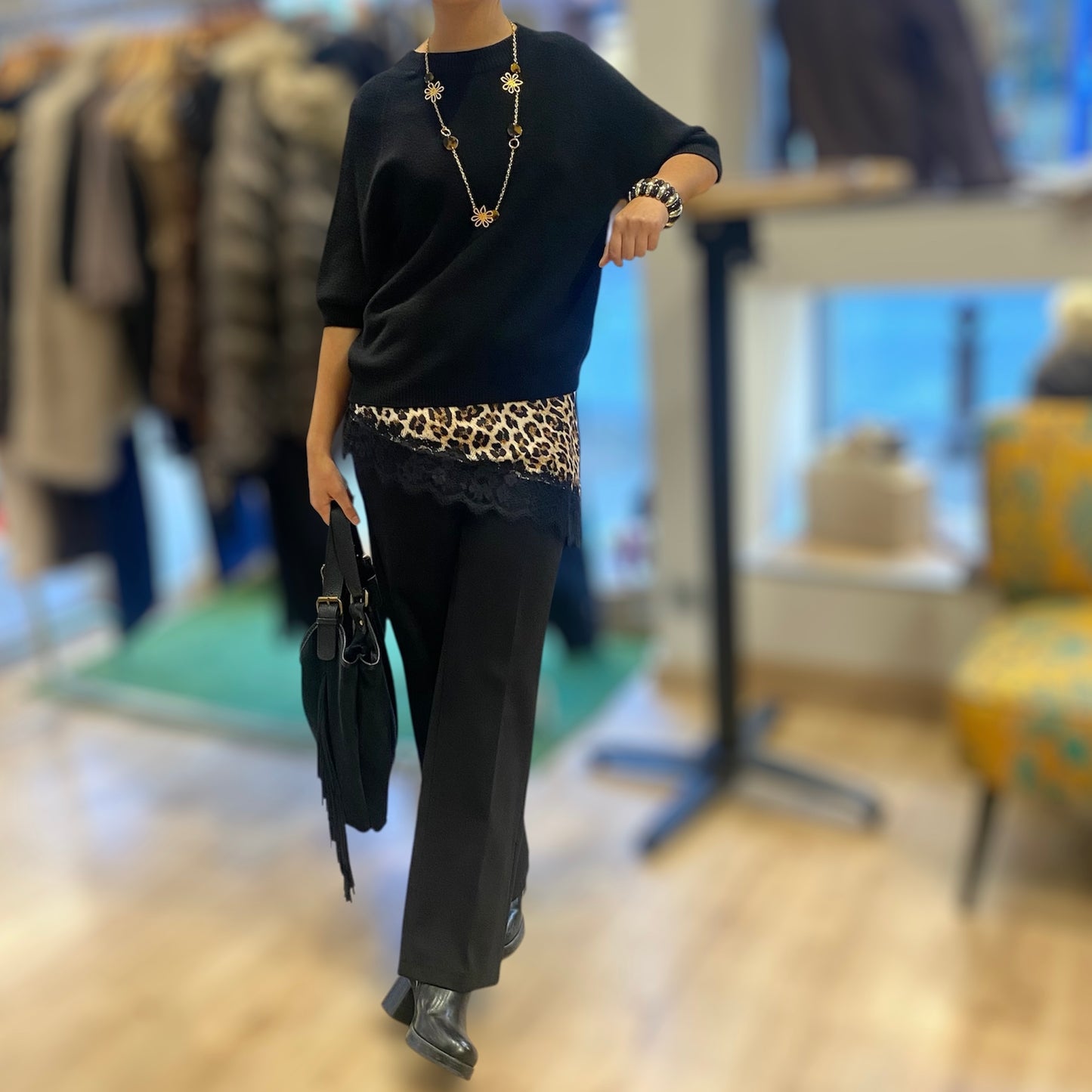 Top Femme asymétrique dentelle et imprimé léopard