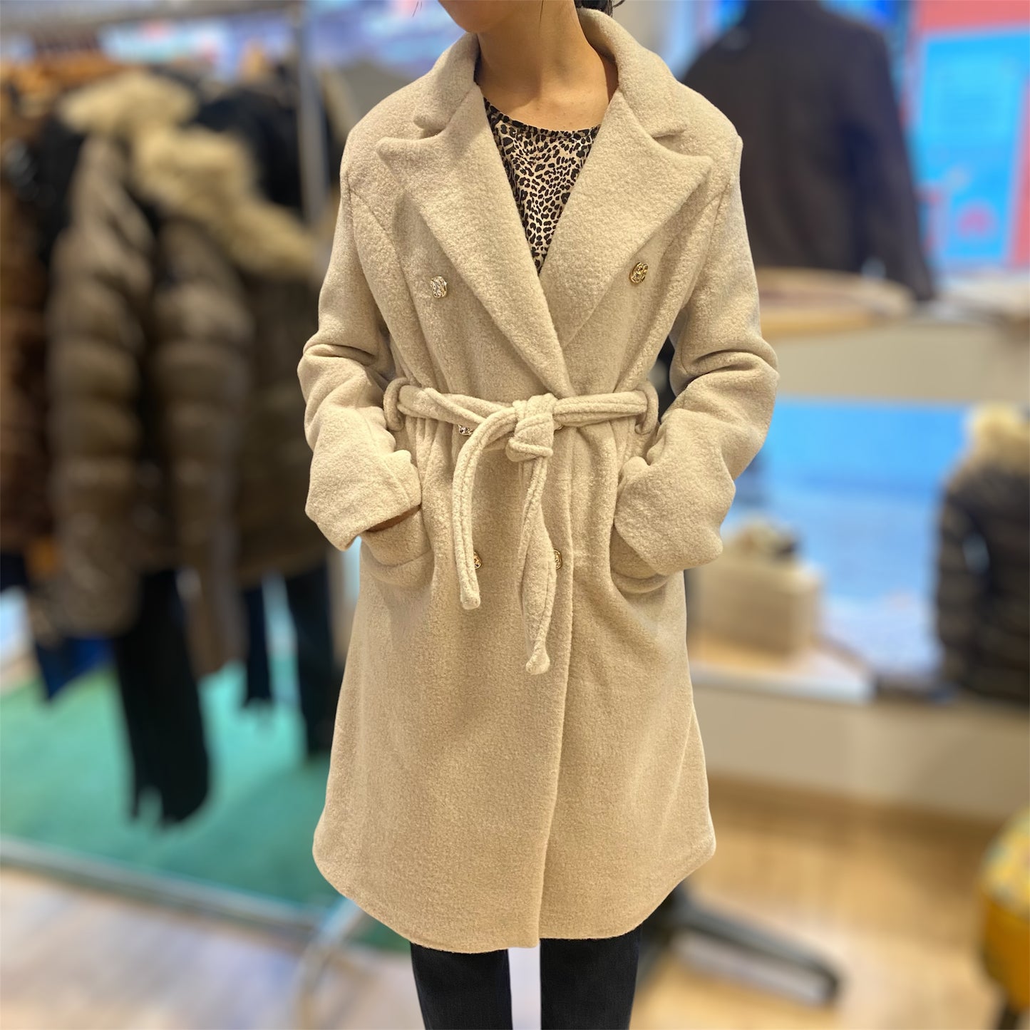 Manteau Femme boutons dorés
