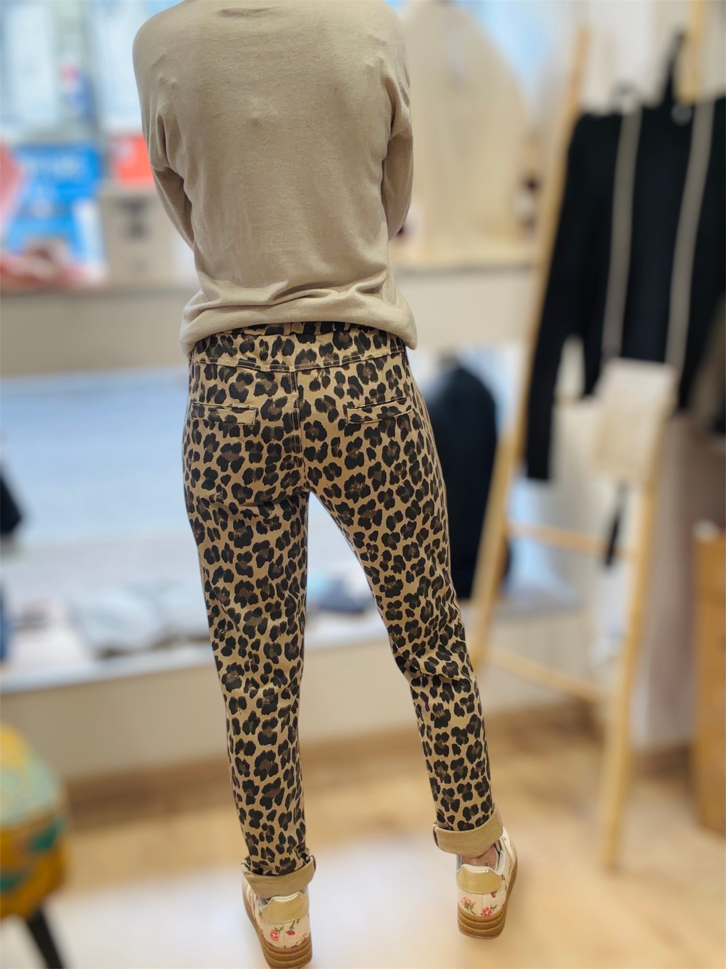 Jogging femme imprimé léopard NAIF
