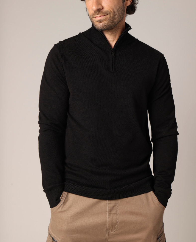 Pull homme col camionneur ALMANACH en maille fine avec zip et patch.