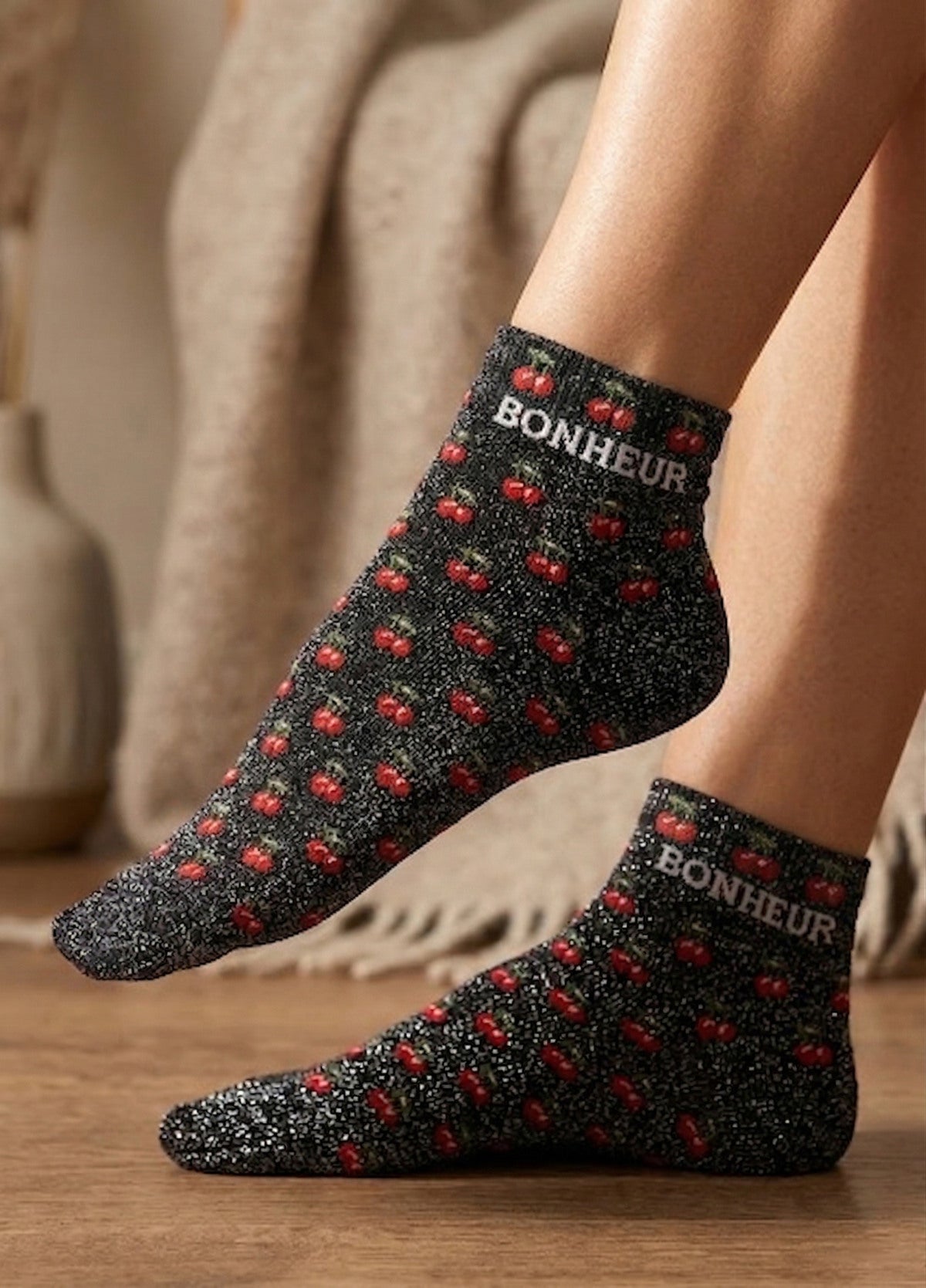 Chaussette à paillette message"BONHEUR"cerise