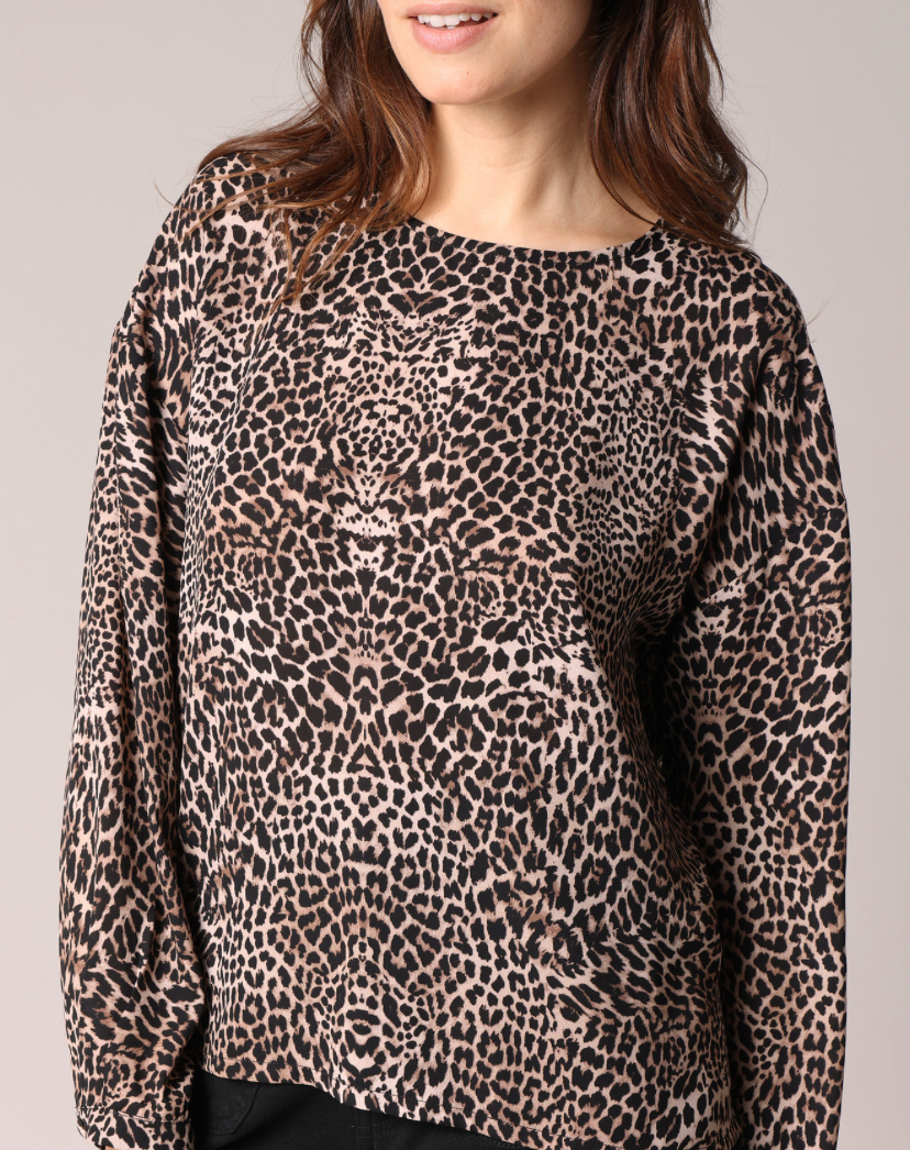 Blouse femme imprimé léopard CESSY en polyester fluide, manches bouffantes.